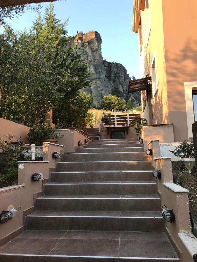 Villa Under Meteora Kalambaka Eksteriør billede