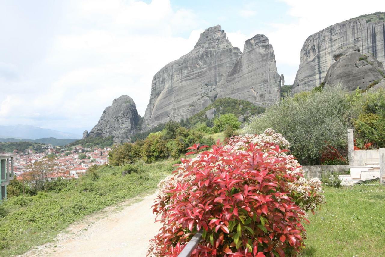 Villa Under Meteora Kalambaka Eksteriør billede